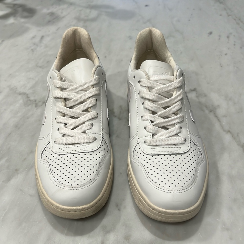 Veja V-10 lace up sneakers